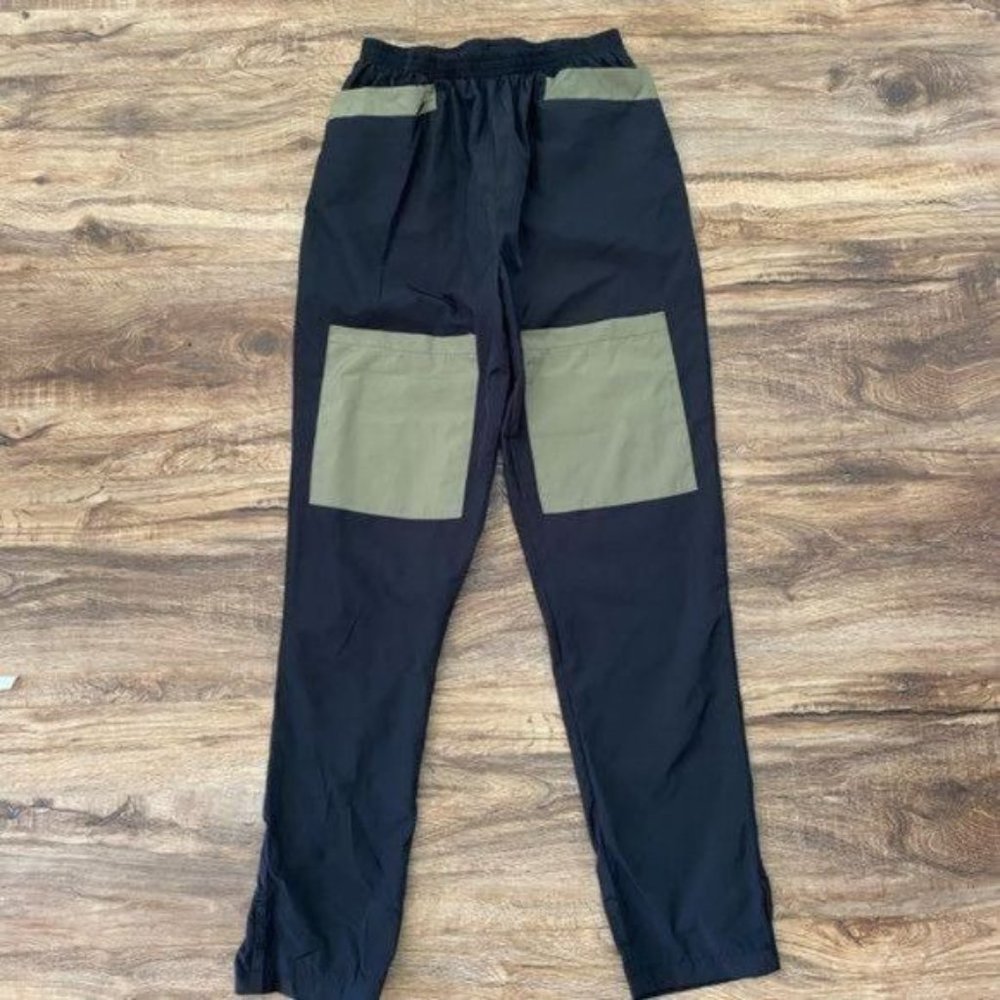 PRETTYLITTLETHING Cargo Utility Windbreaker Pants in Black Olive green Sz 2 NWOT - Picture 3 of 11